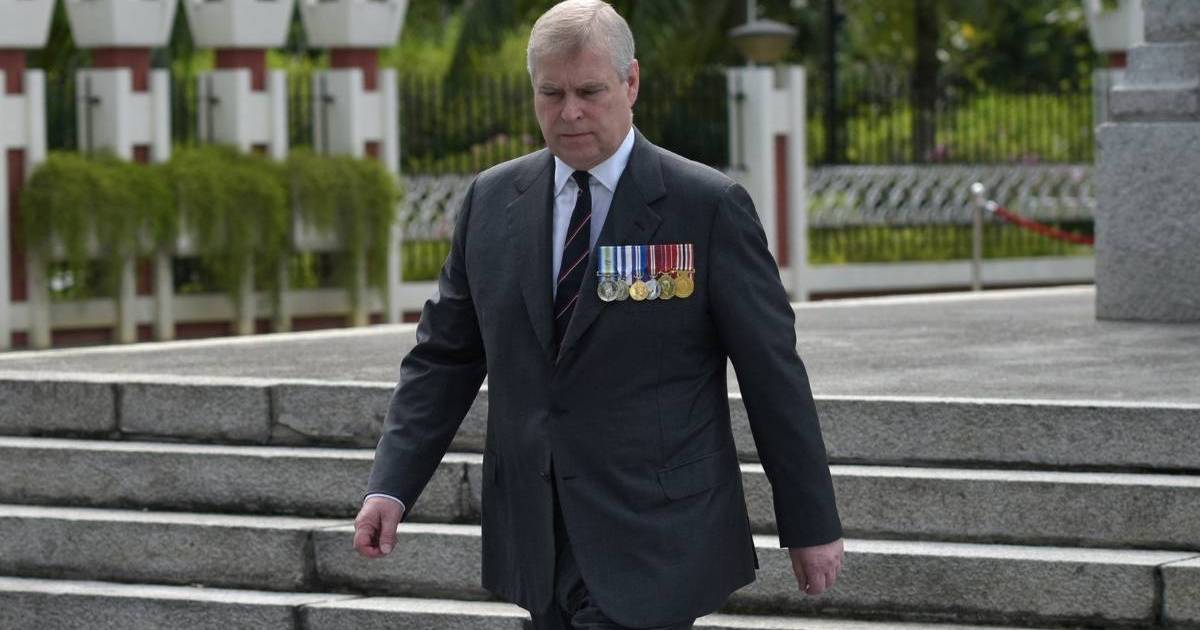 Un mobile-home aperçu près de la demeure du prince Andrew