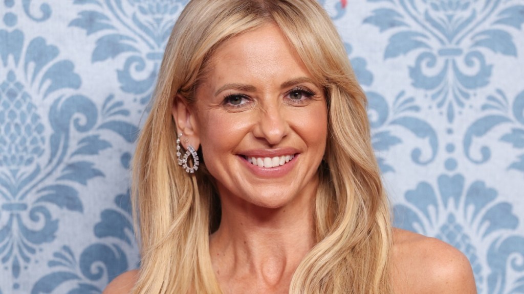 Sarah Michelle Gellar & Major Disney Star Cast in New Action Comedy