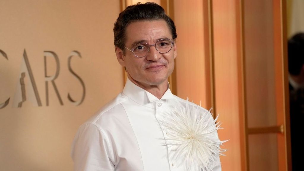 Pedro Pascal’s 2026 Oscars Look Has Fans Saying ‘Beard Was His Brand'