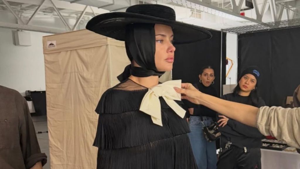 Adriana Lima Heats Up Instagram in Mini Look in New Photo Dump