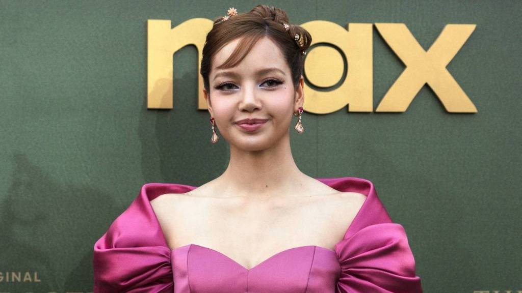 Blackpink Lisa's Hand Gloves Work as Daring Top Amid Residency News