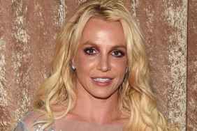 Britney Spears Steps Out After DUI Arrest, Spotted at Starbucks