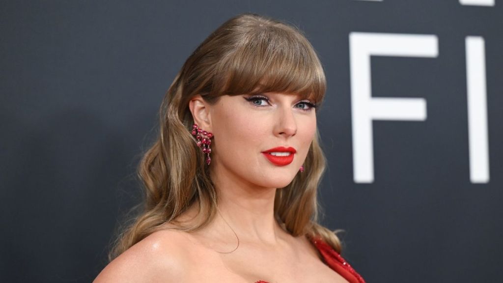 Taylor Swift’s Net Worth Rises to $2 Billion, Forbes Reports