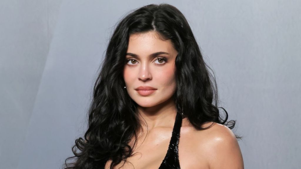 Kylie Jenner's Two-Strap Cutout Dress Wows at Oscars After-Party