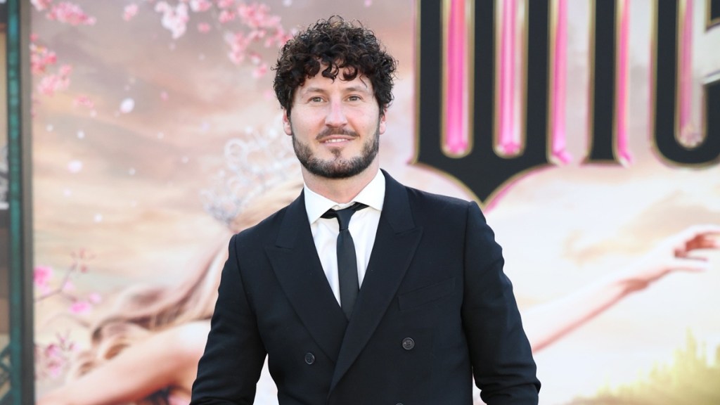 DWTS Star Val Chmerkovskiy Hospitalized During Tour