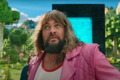 Jason Momoa & Ryan Reynolds' New Movie Release Date Delayed Further