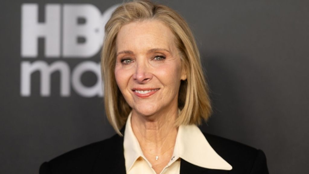 Lisa Kudrow Tells Friends’ ‘Mostly Male’ Writing Team’s Cruel Remarks: ‘F–ed up My Line’