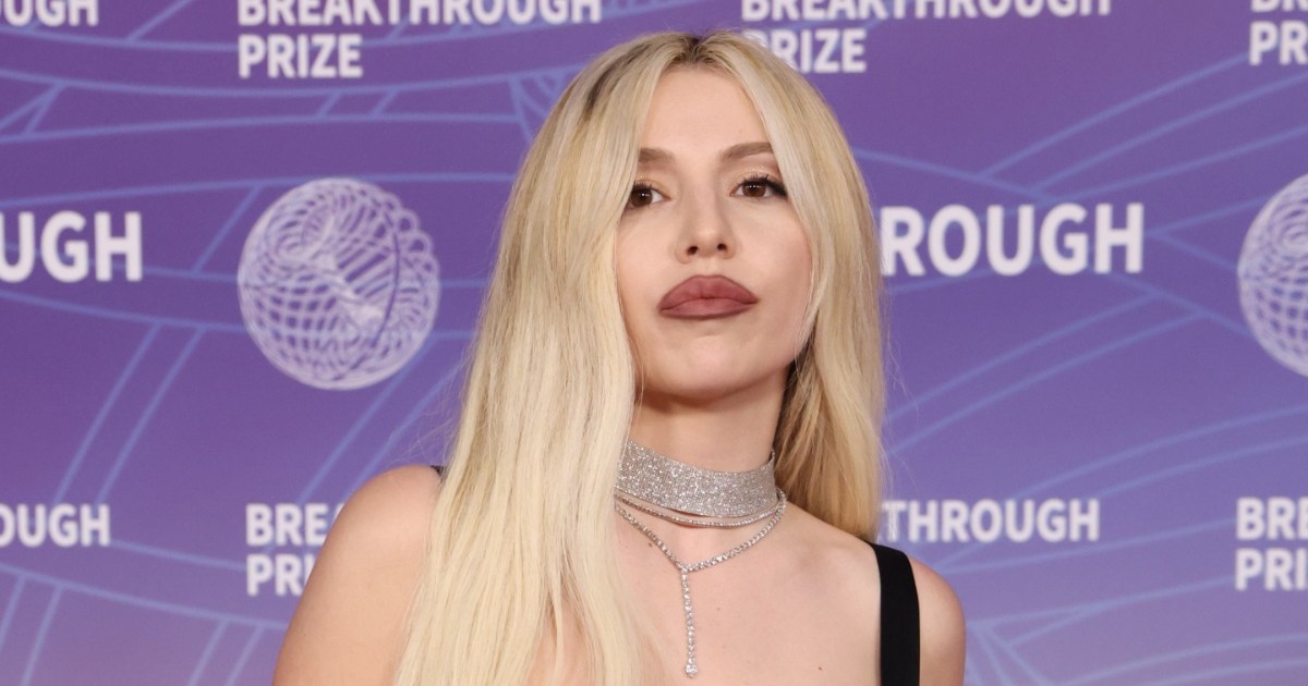 Ava Max Raises Temperature in Risqu Tie-Up Dress at Breakthrough Awards -  Mandatory