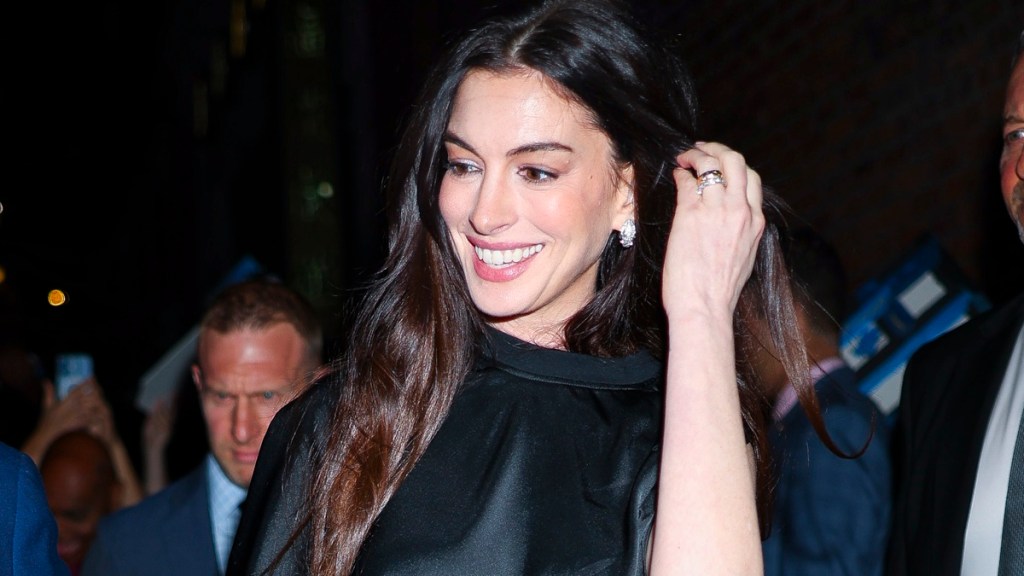 anne hathaway