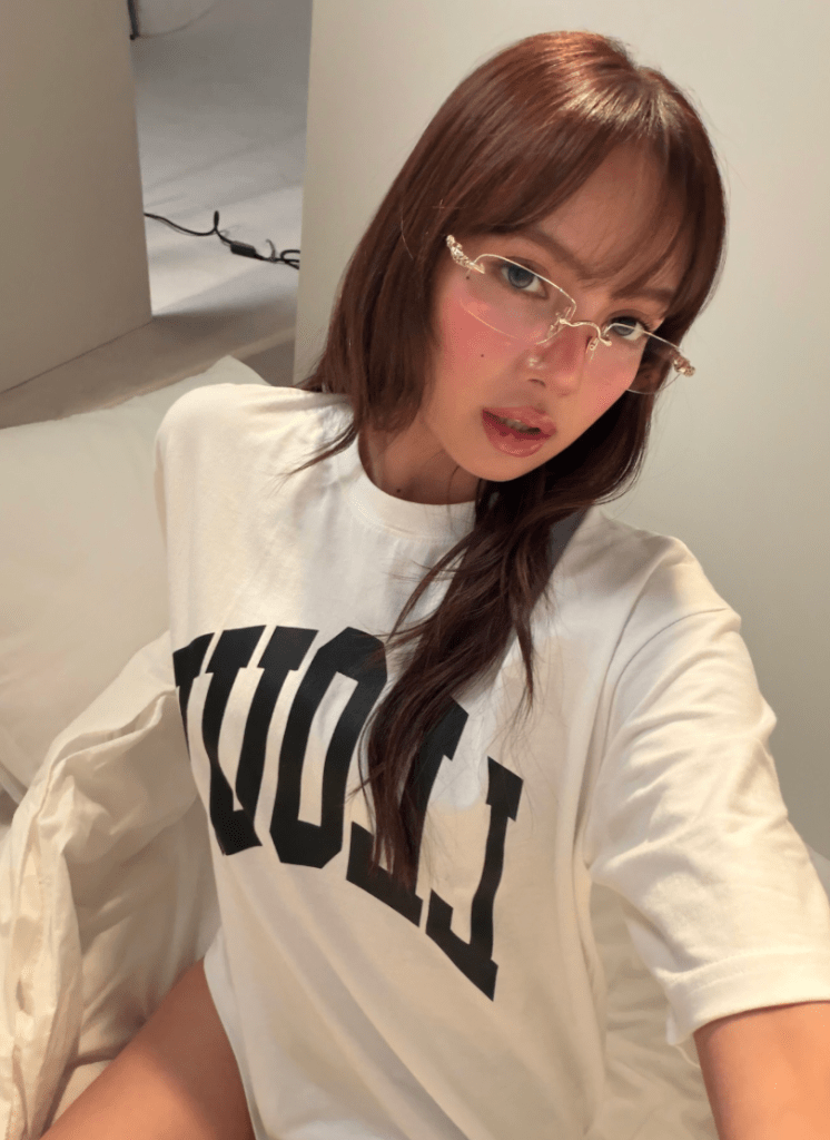 BLACKPINK’s Lisa’s T-Shirt Doubles as a Dress in New Photo Dump