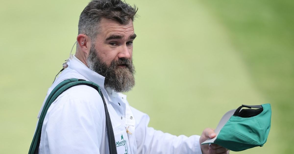 Jason Kelce Takes Over Caddie Duties at Masters Par 3 Contest