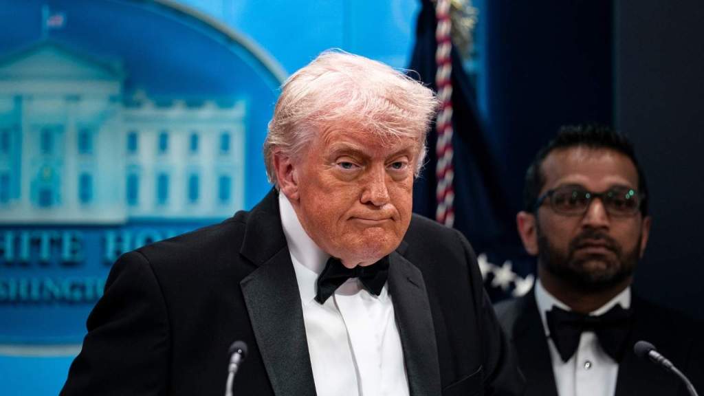 Donald Trump Calls Out Jerome Powell For Staying : 'Nobody Wants Him'