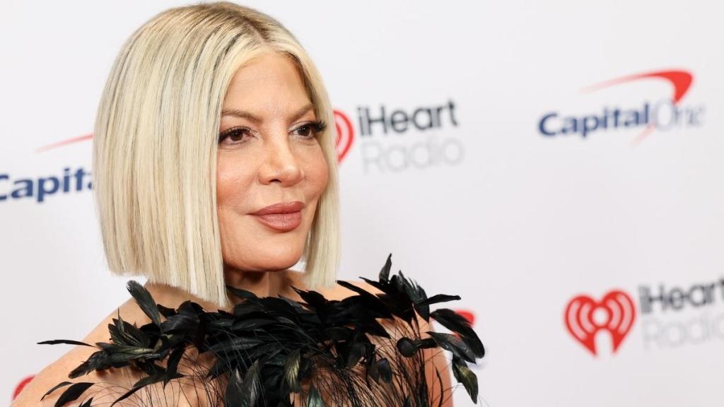 Tori Spelling & Seven Children Hospitalized After Car Accident