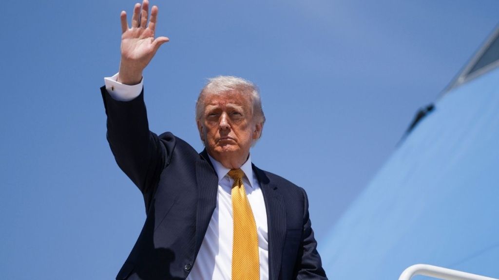 Donald Trump Could Hand Out 250 Pardons for Historic U.S. Anniversary — Report