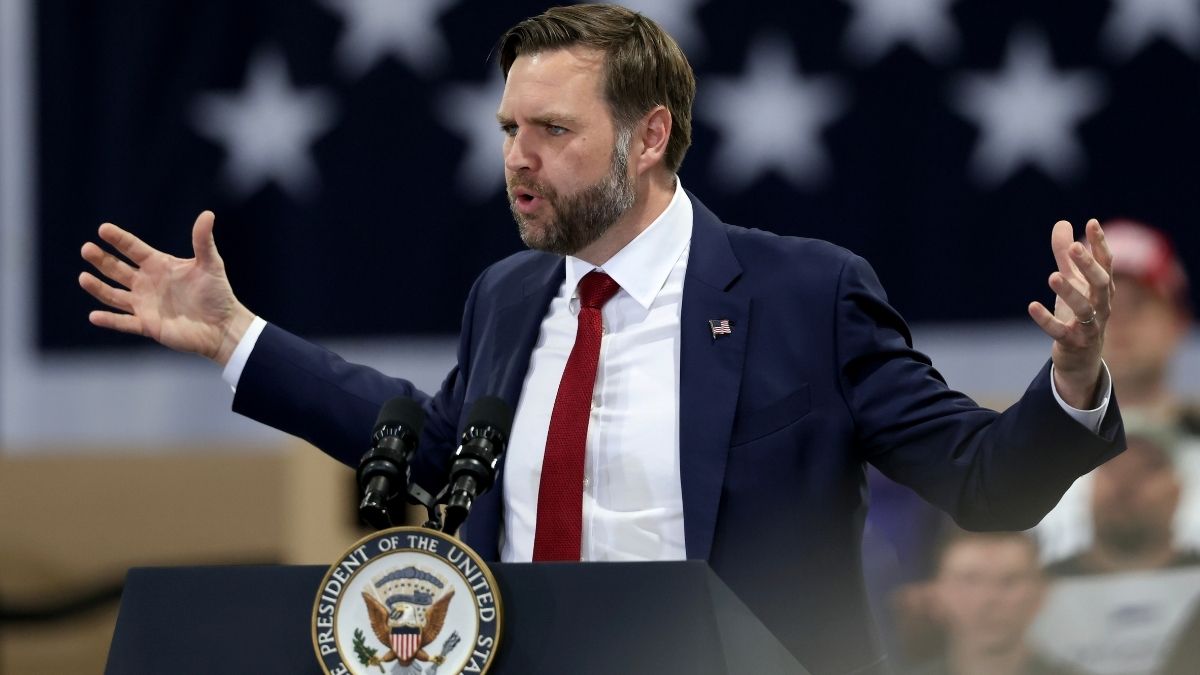 JD Vance Seemingly Struggled To Read His Notes During Speech - Mandatory