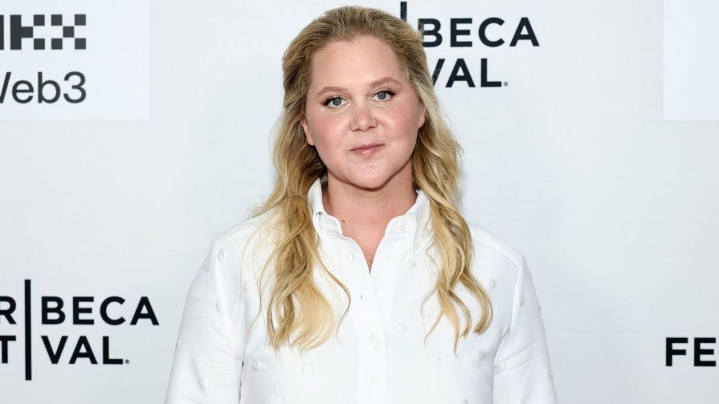 Amy Schumer Isn’t ‘Feeling Very Sexual’ Due To a ‘Botched’ Procedure