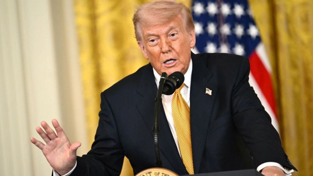 Donald Trump Wants to Open Fort Knox to Check If $700B Gold Is Still ...