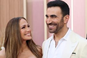 Brett Goldstein & Jennifer Lopez Rate Each Other’s Kiss in Office Romance