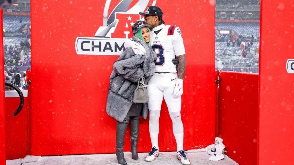 Cardi B & Stefon Diggs Reignite Reconciliation Rumors With PDA