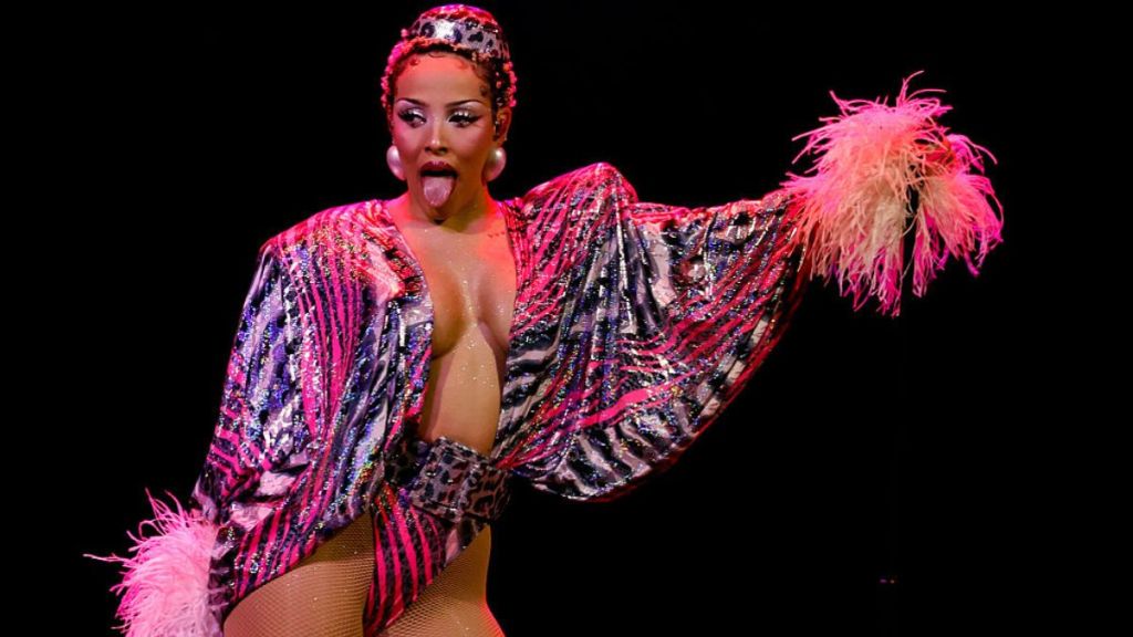 Doja Cat Is All Sultry & Sheer in Lacy Bra & Skintight Leggings