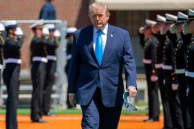 Donald Trump Makes Bizarre Comment About 'Good Looking Men'