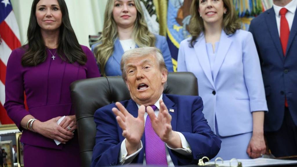 Donald Trump Defends Junk Food, Says Healthy People 'Kick the Bucket'