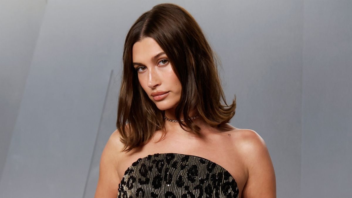 Hailey Bieber's Backless Dress Is Elevated With a Plunging Cutout ...