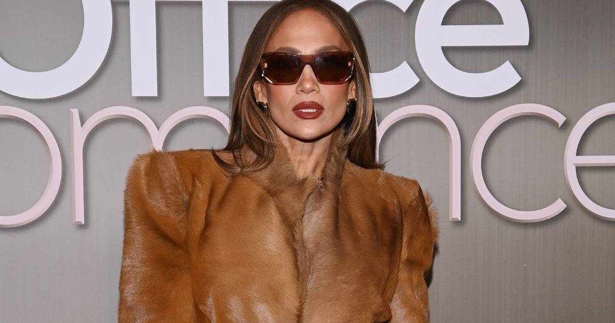 Jennifer Lopez Has a Brutal Take on 'Men & Dating' — Source - Mandatory