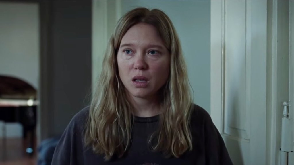 Léa Seydoux Felt ‘Uncomfortable’ With Nudity in Gentle Monster: ‘I Can’t Think Too Much’