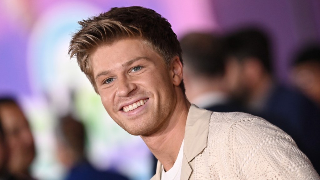 ‘Humiliating’: Robert Irwin Jokes Recalling Foot Injury After DWTS