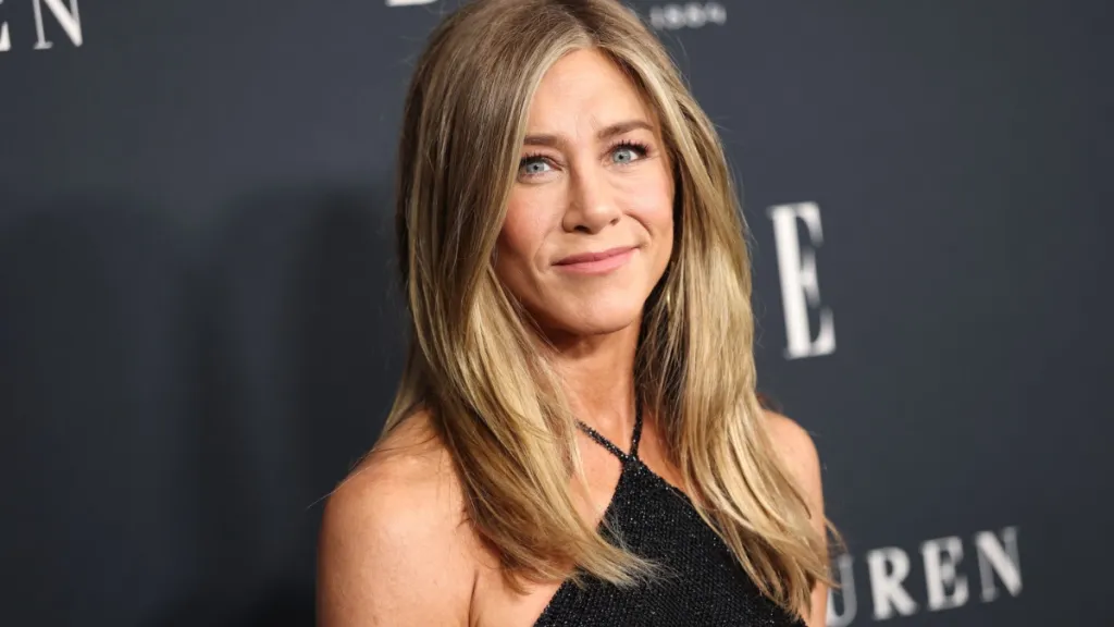 Jennifer Anniston’s 8% RT Movie Beats Tom Cruise’s $1.5B Sequel on Mother’s Day