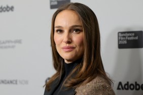 Natalie Portman Jonathan Bailey Pumping Black