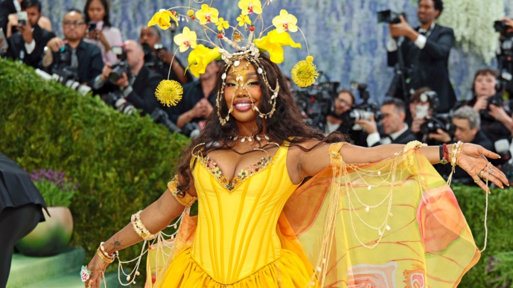 SZA bead outfit