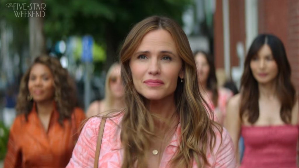 Jennifer Garner Is a Recovering Food Blogger in Peacock’s The Five Star Weekend Trailer