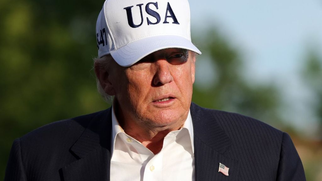 Donald Trump Trolled By Iran Embassy Over Melania's 'Nail Appointment'