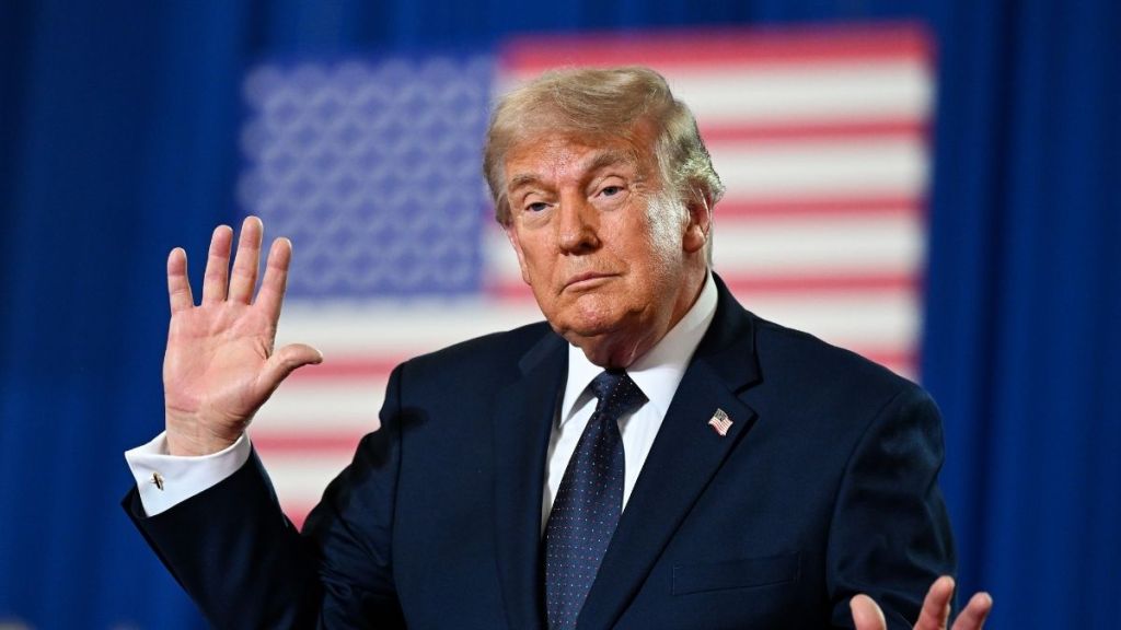 MAGA Supporters Wary of Donald Trump’s Gold-Plated Phone Security