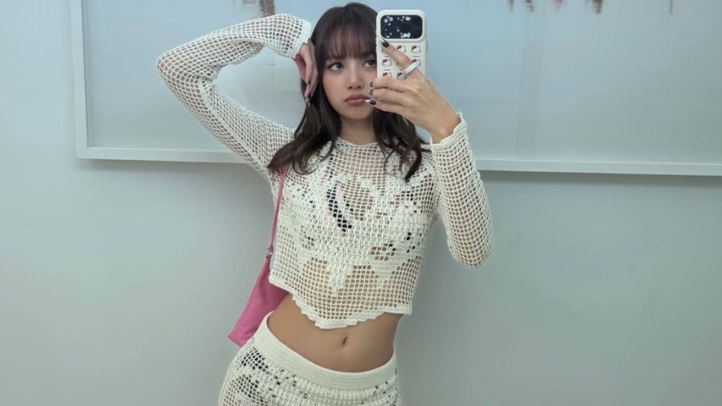 BLACKPINK’s Lisa Turns Heads in a Mini Skirt That’s Barely Wider Than a Belt