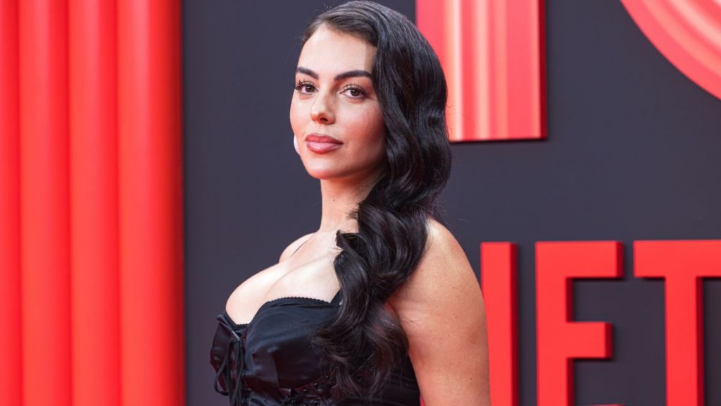 Georgina Rodriguez's Bikini Looks Has Fans Going 'Body Is So Tea'