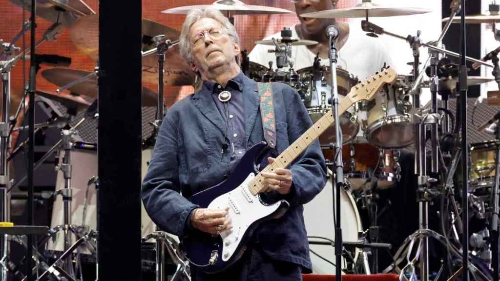 Iconic Guitarist Exits Show Following Object Hurled From Audience
