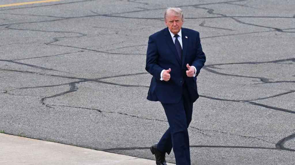 Vietnam Veterans Sue to Stop Donald Trump Arch Near Arlington Cemetery