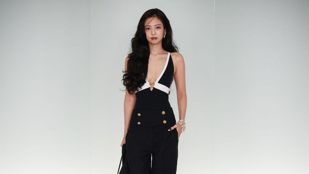 Blackpink's Jennie Leaves Her Jacket Unbuttoned in Bra Top Look