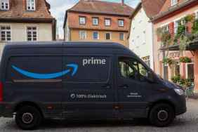 80s Sitcom Star Takes on Amazon Driver Role to Provide for Family