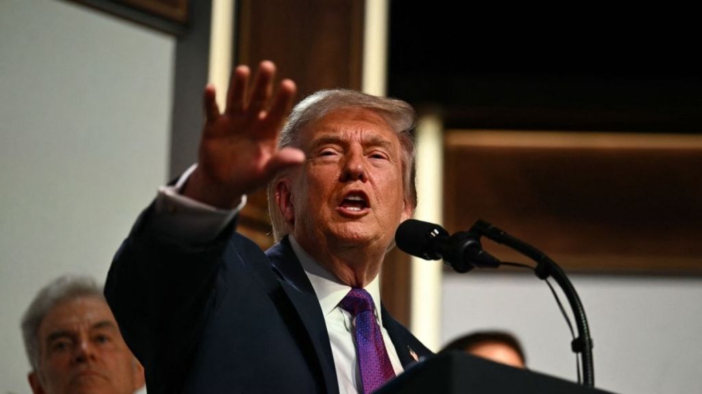Donald Trump Details Improvements to Lincoln Memorial Pool; Will Be ‘Waterproof’