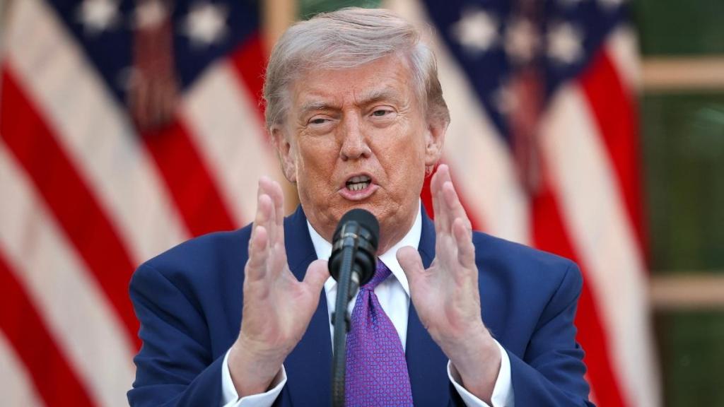 Donald Trump Drops Weird 'Call Me' Message to Aide's Wife