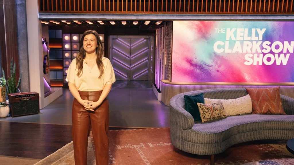 Kelly Clarkson Gets Emotional as Guest Praises Her Talk Show Impact