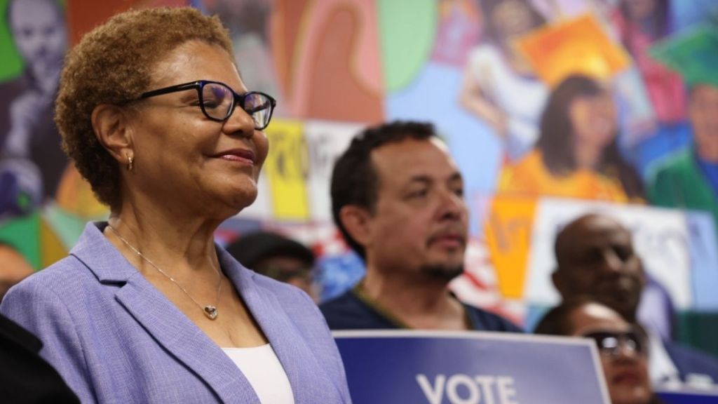 LA Mayor’s Race Narrows With Karen Bass and Spencer Pratt Leading as Primary Day Approaches