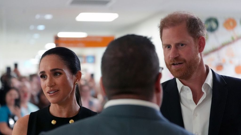 Insiders Suggest Meghan Markle Pulling Away From Prince Harry’s ‘Chaos’