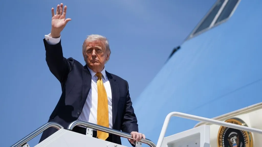Donald Trump Attacks Two Female Reporters Over Ballroom & Inflation Question