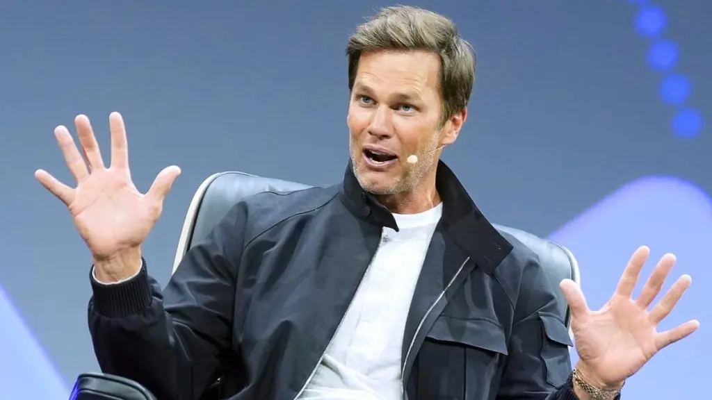 Tom Brady Goes After Kevin Hart’s Wife at Netflix Roast