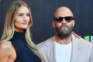 Jason Statham’s Fiancée Wows in Chic Bra-Top & Mini Shorts Combo for Workout